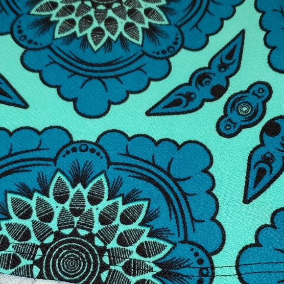 Beautiful LulaRoe Skirt - Picture 2 of 4